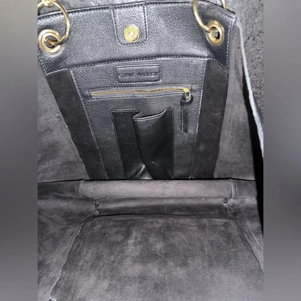 UEC STEVE MADDEN HUGE BLACK LEATHER TOTE GOLD CHAIN BLACK SUEDE INTERIOR - Picture 9 of 13